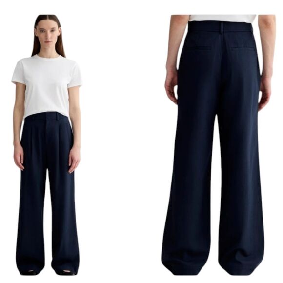 Everlane Pants - NWT Everlane The Draper Pleated Pant in Buttersmooth Navy Blue Wide Leg Size 4S